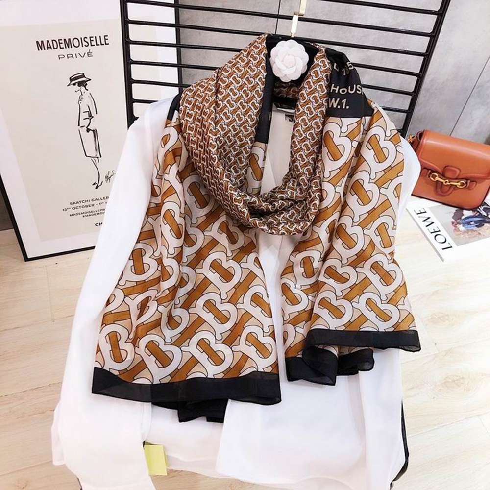 Bv*b*rry Scarf
